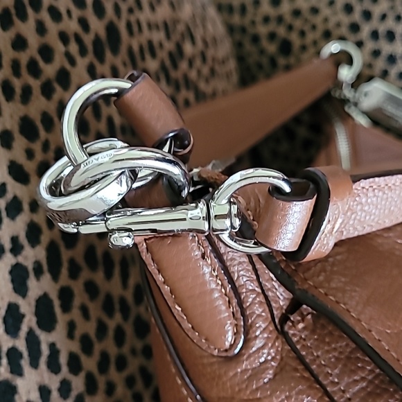 Coach pebbled leather turn lock hobo. Style #36762 - Picture 7 of 16